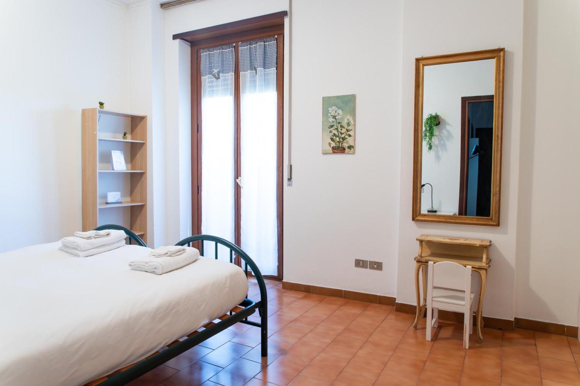 Apartment Ampio Con Terrazzo, 3 E 2 Bagni A 2 Passi Dalla Metro Mailand