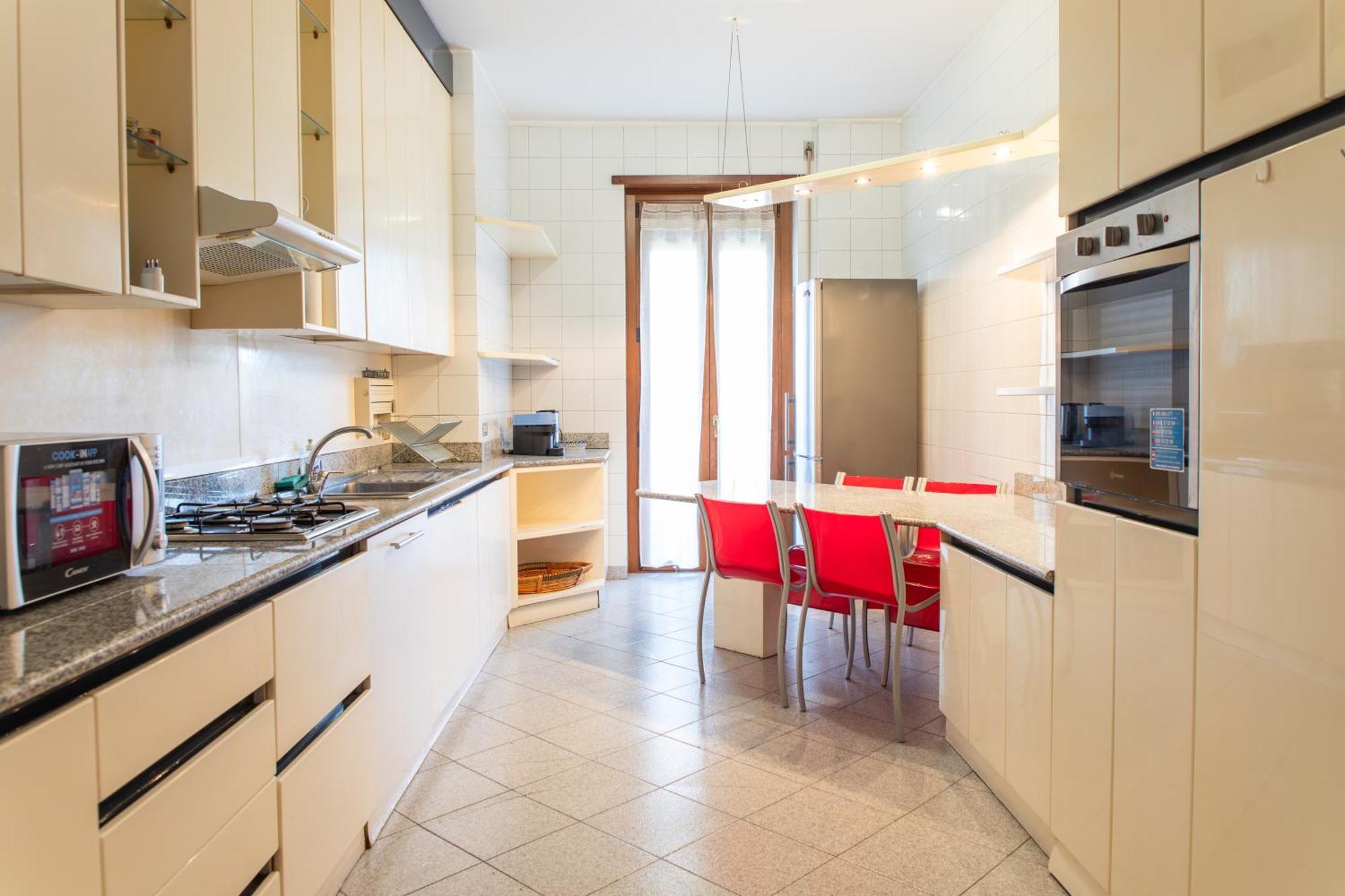 Ampio Con Terrazzo, 3 E 2 Bagni A 2 Passi Dalla Metro * Mailand